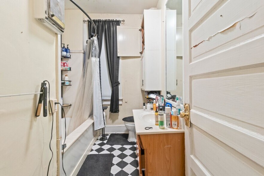 More Photos Of 2810 Saint Paul St, Baltimore Multifamily For Sale