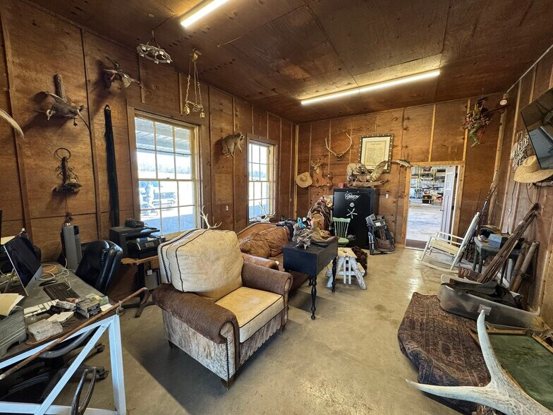 More Photos Of 6920 County Road 202, McKinney Warehouse For Lease