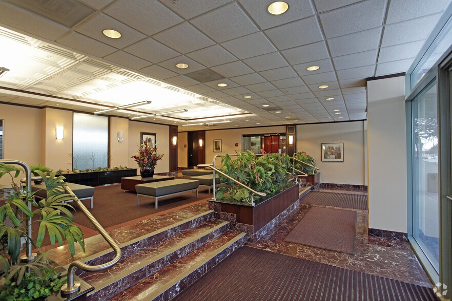 More Photos Of 5700 Crooks Rd, Troy Office For Lease