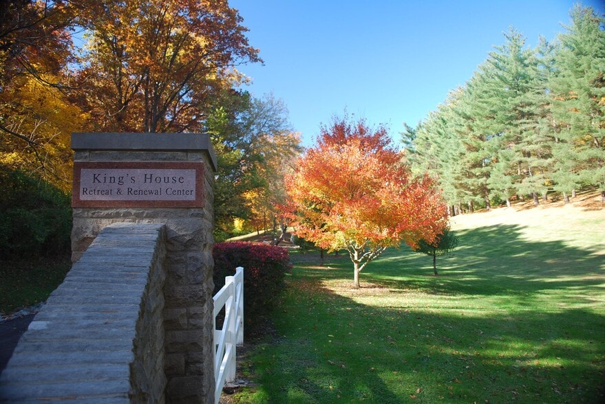 More Photos Of 700 N 66th St, Belleville Religious Facility For Sale