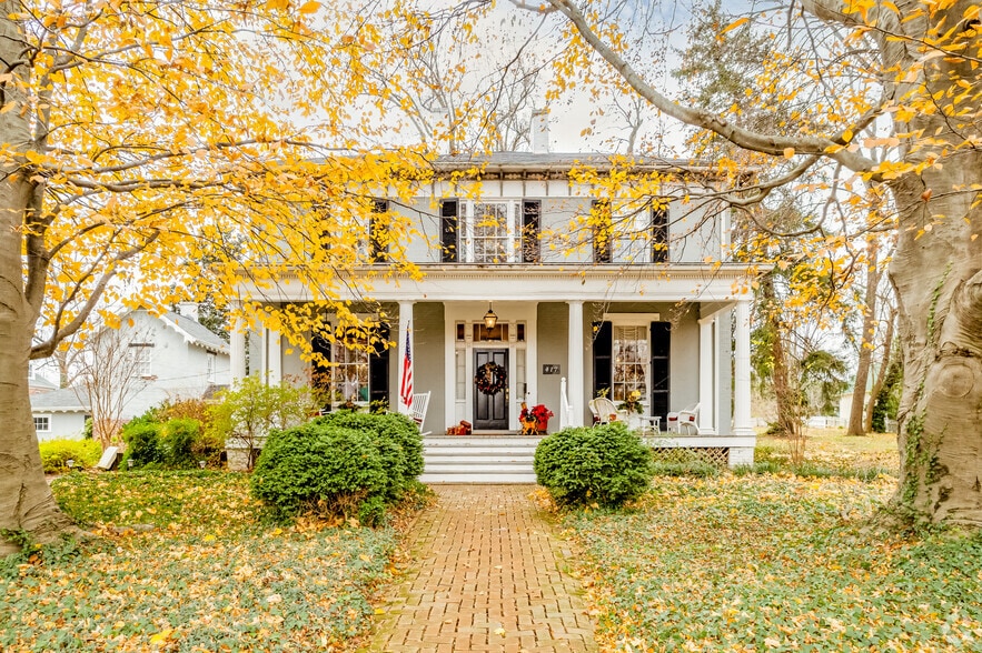 More Photos Of 417 E Washington St, Charles Town Hospitality For Sale