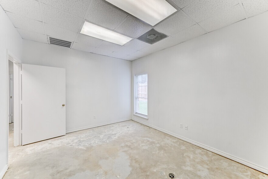 More Photos Of 14721 Pebble Bend Dr, Houston Medical For Lease