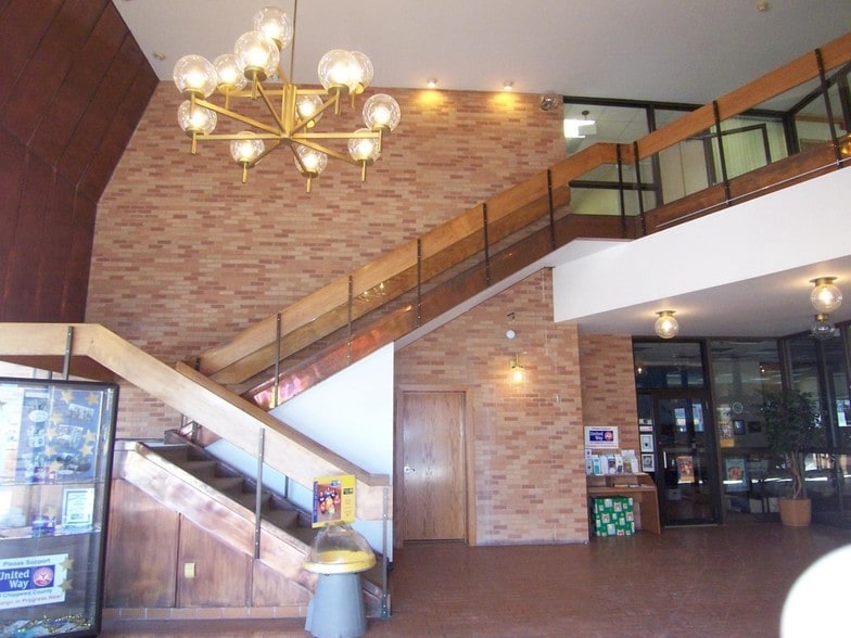 Primary Photo Of 511 Ashmun St, Sault Sainte Marie Office For Lease