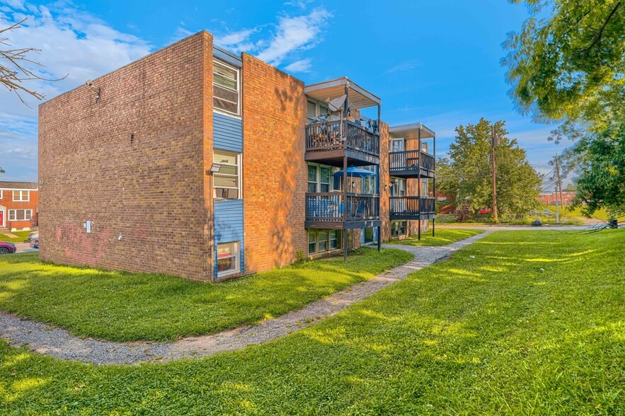 More Photos Of 5461 Cedonia Ave, Baltimore Apartments For Sale