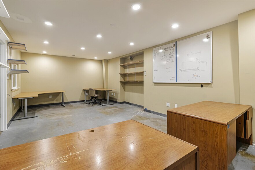 More Photos Of 1356 S 50th St, Richmond Warehouse For Sale