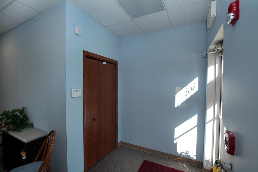 More Photos Of 5445 Grand Ave, Gurnee Medical For Sale