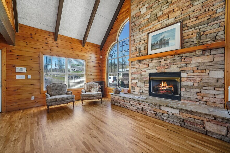 More Photos Of 243 Old Highway 5 S, Ellijay Loft Creative Space For Sale