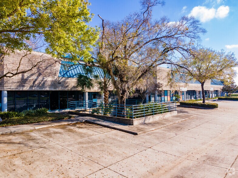 More Photos Of 8507 Benjamin Rd, Tampa Unknown For Lease