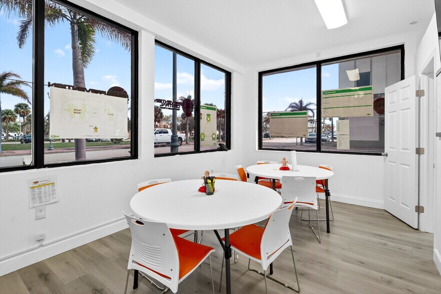 More Photos Of 129 N 5th St, Fort Pierce Storefront Retail Residential For Lease