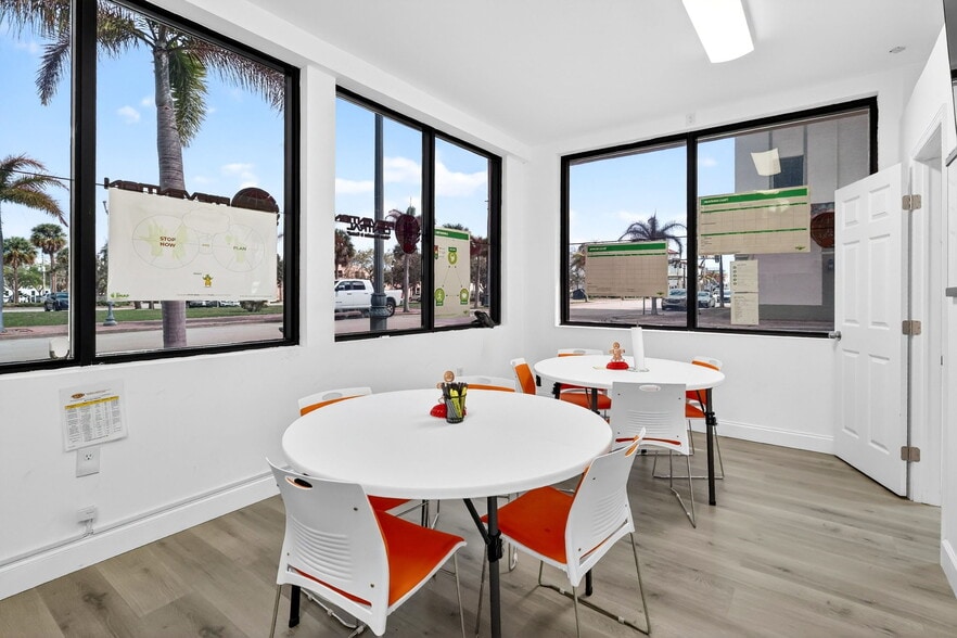 More Photos Of 129 N 5th St, Fort Pierce Storefront Retail Residential For Sale