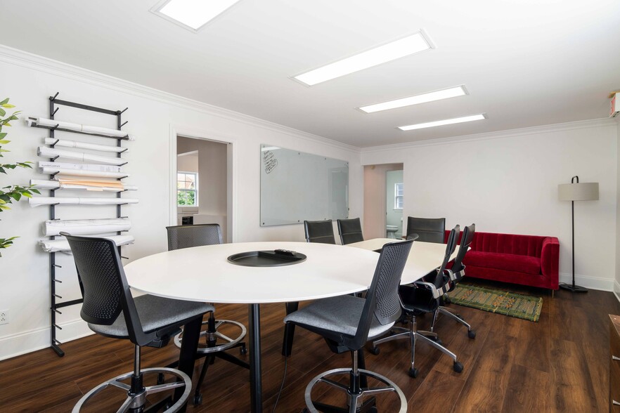 More Photos Of 4105 Hillsboro Cir, Nashville Office For Sale