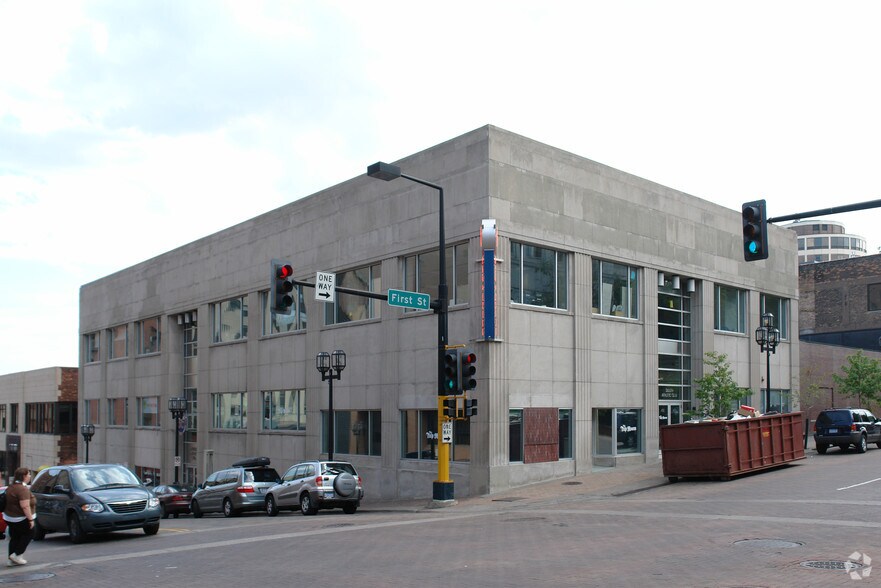 More Photos Of 402 W 1st St, Duluth Office For Lease