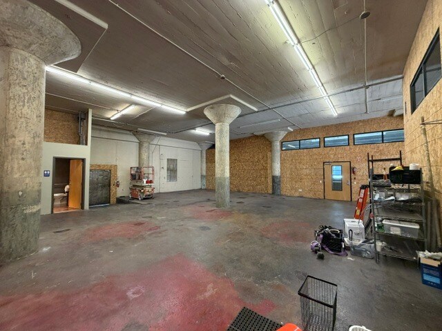 More Photos Of 437 SE Martin Luther King Jr Blvd, Portland Light Manufacturing For Lease