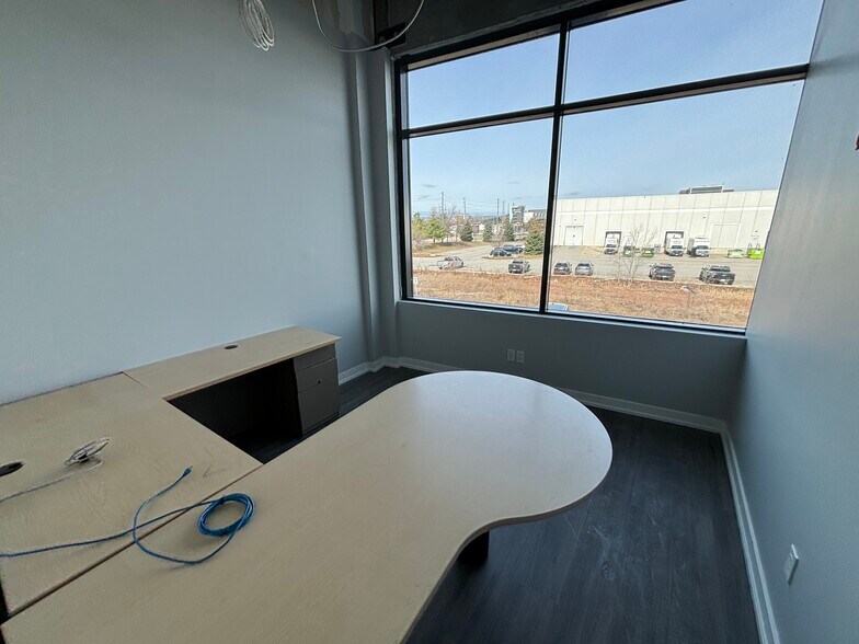 More Photos Of 800 Laurentian Dr, Burlington Warehouse For Sale