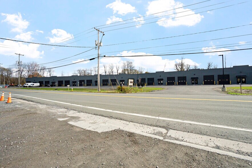 More Photos Of 46 Maple Ave, Schenectady Warehouse For Lease