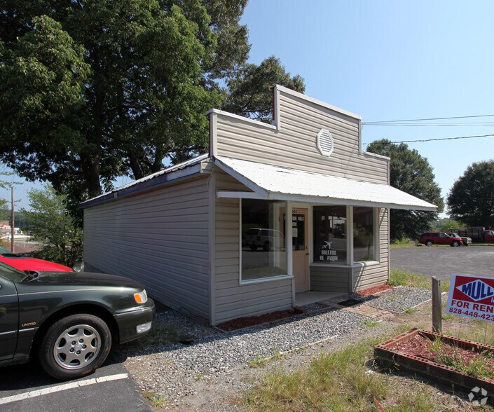 More Photos Of 605 College St, Morganton Office For Lease