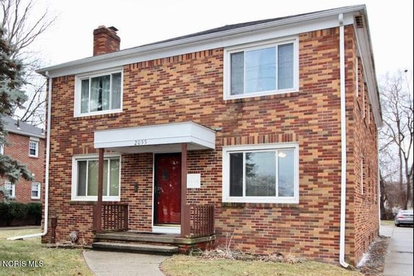 Primary Photo Of 2055 Tremainsville Rd, Toledo Apartments For Sale