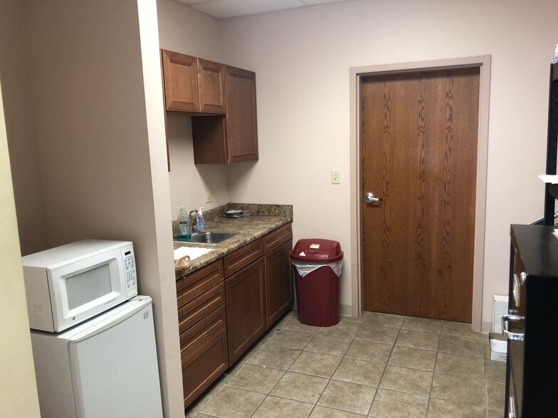 More Photos Of 2228 S Edwards St, Wichita Warehouse For Sale