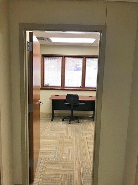 More Photos Of 5250 W 94th Ter, Prairie Village Medical For Lease