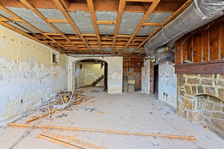 More Photos Of 400 SW 28th St, Oklahoma City Specialty For Sale