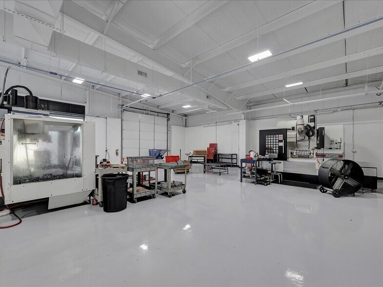 More Photos Of 3804 South St, Nacogdoches Warehouse For Sale