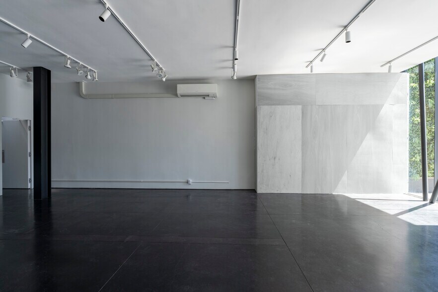 More Photos Of 1511 Abbot Kinney Blvd, Venice Storefront Retail Residential For Lease
