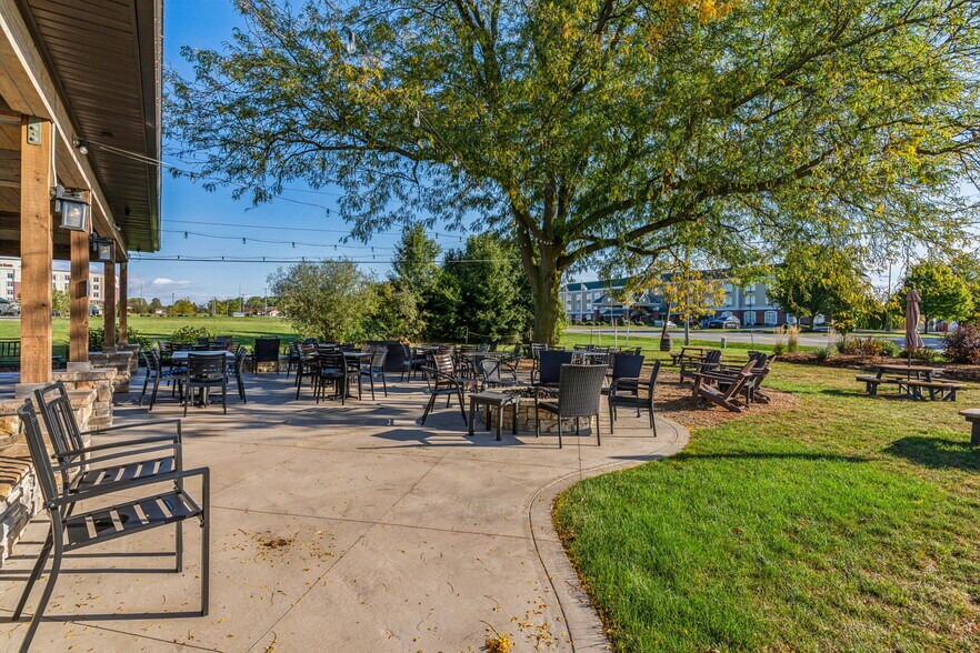 More Photos Of 1720 North Ridge Rd, Findlay General Retail For Sale