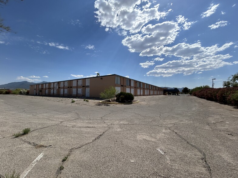 Primary Photo Of 1631 S Highway 92, Sierra Vista Apartments For Sale