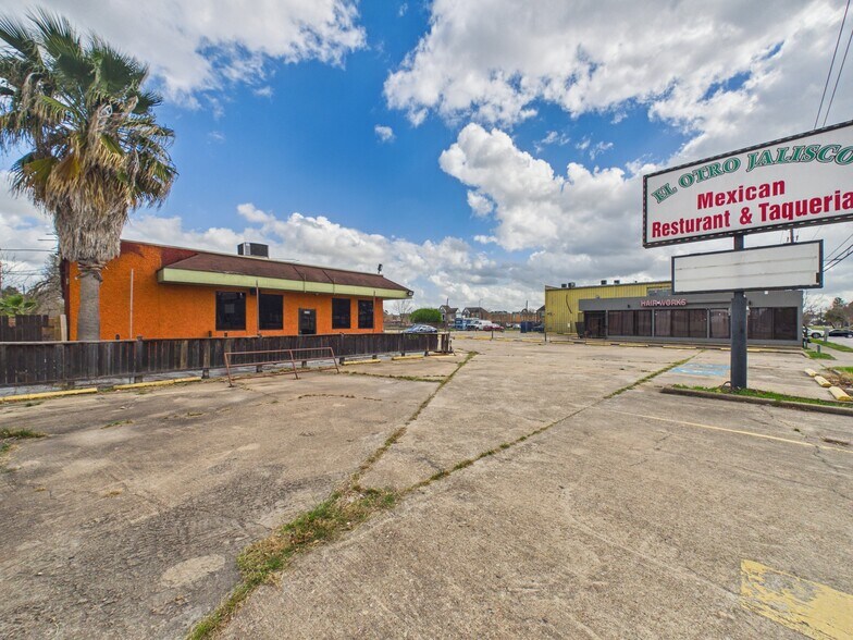 Primary Photo Of 6314 Antoine Dr, Houston Restaurant For Sale