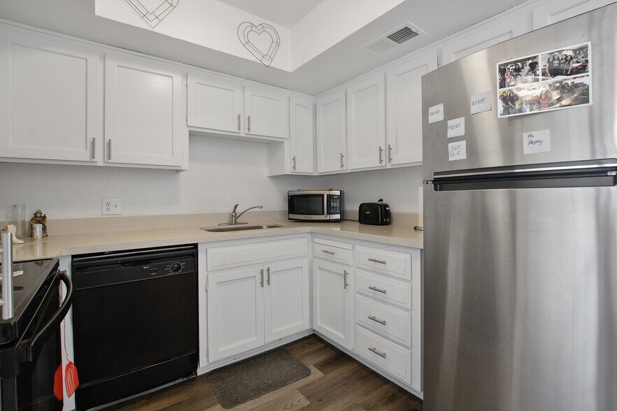 More Photos Of 2011 N 51st St, Phoenix Apartments For Sale