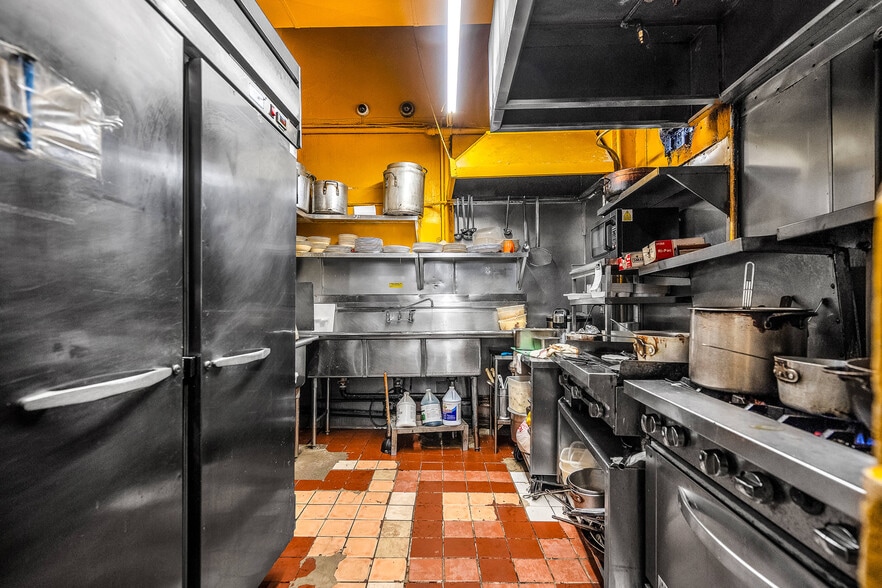 More Photos Of 5734 Broadway, Los Angeles Storefront Retail Residential For Sale