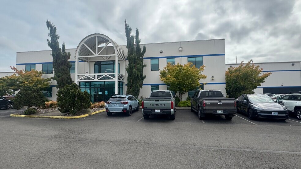 More Photos Of 1459 NW Sundial Rd, Troutdale Warehouse For Lease
