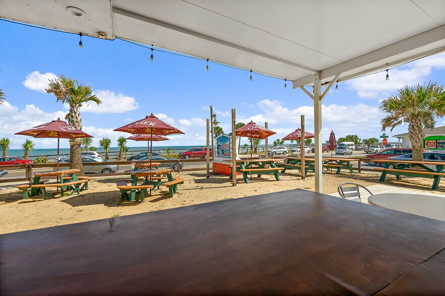 More Photos Of 205 N Ocean Shore Blvd, Flagler Beach General Retail For Sale