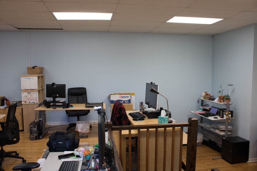 More Photos Of 1224 W Belmont Ave, Chicago Storefront Retail Residential For Lease