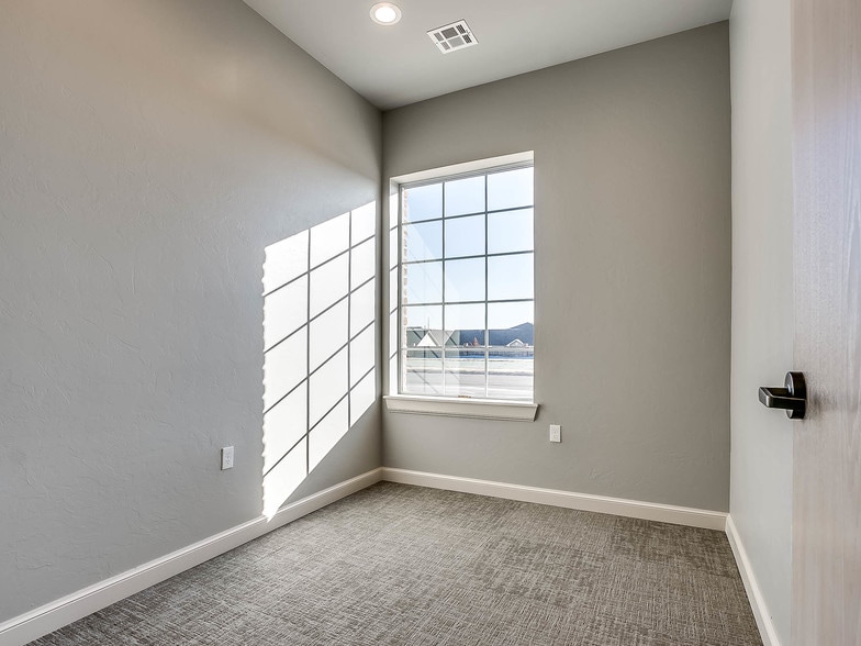 More Photos Of 2232 NW 36th Ave, Norman Office For Sale