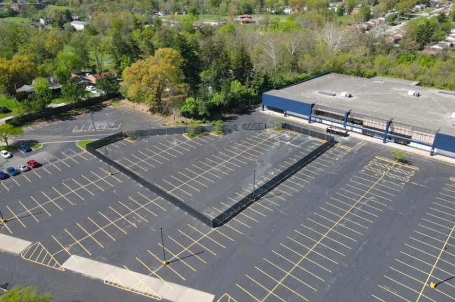 More Photos Of 6401 Colerain Ave, Cincinnati Supermarket For Sale