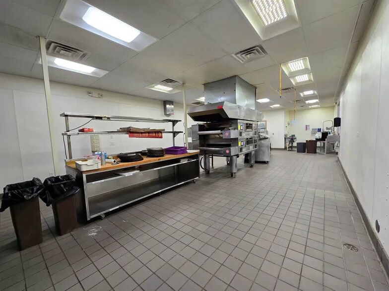 More Photos Of 1250 4th Ave NW, Minot Storefront For Lease