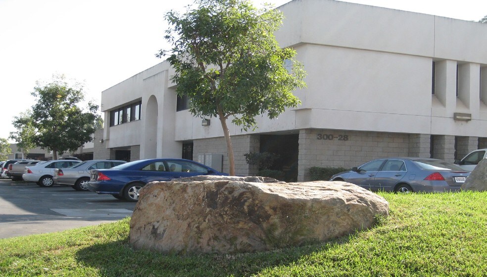Primary Photo Of 340-358 State Pl, Escondido Unknown For Lease
