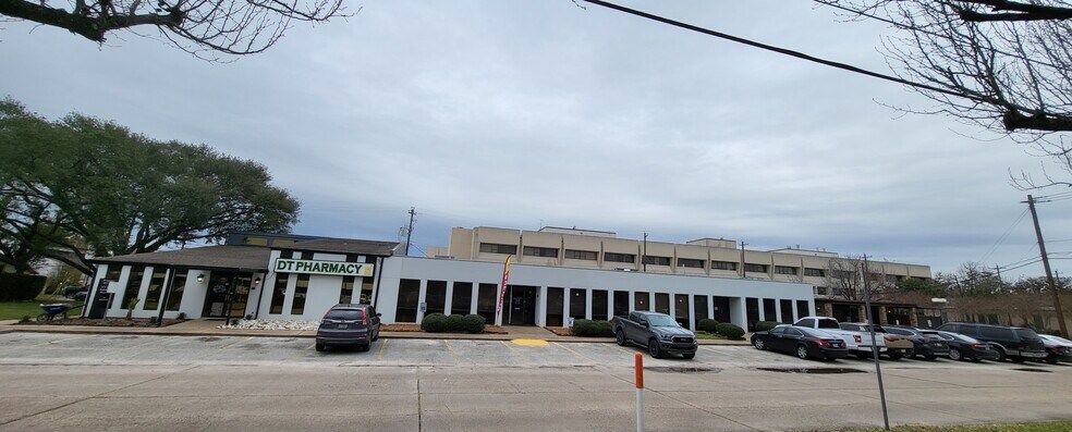 Primary Photo Of 3919 Woodlawn Ave, Pasadena Medical For Lease