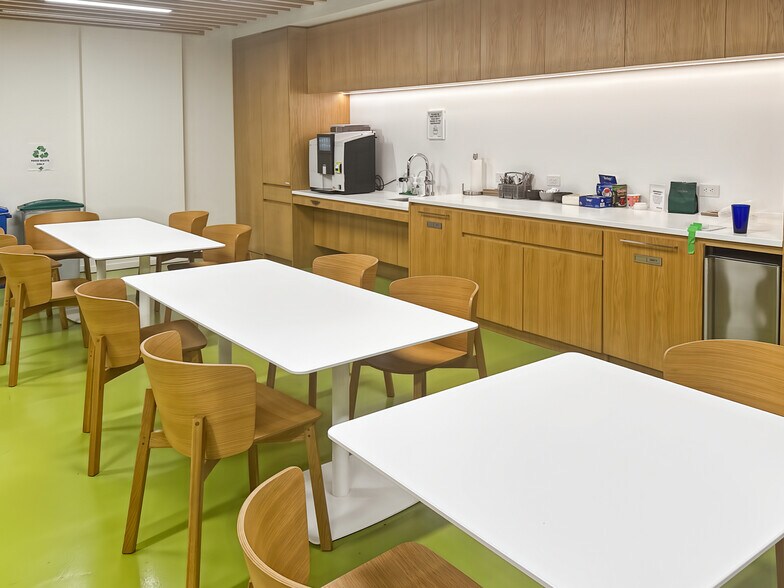 More Photos Of 410 W Georgia St, Vancouver Coworking Space