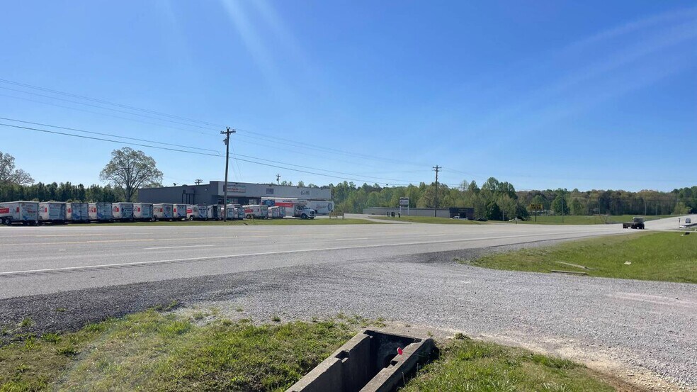 More Photos Of 15617 TN-111, Spencer General Retail For Sale
