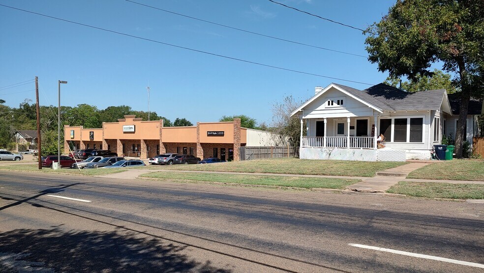 More Photos Of 522 W Main St, Brenham Healthcare For Sale