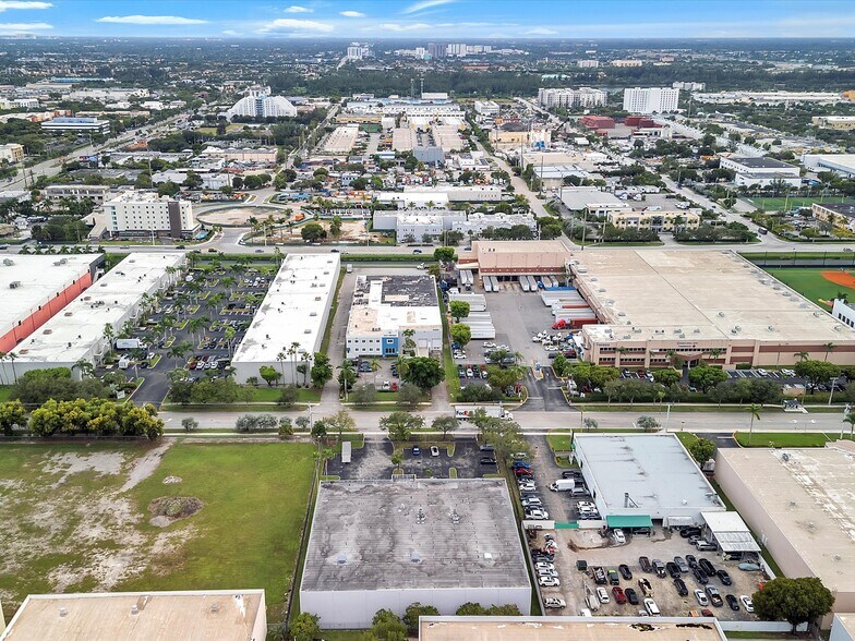 More Photos Of 10855 NW 27th St, Doral Warehouse For Lease
