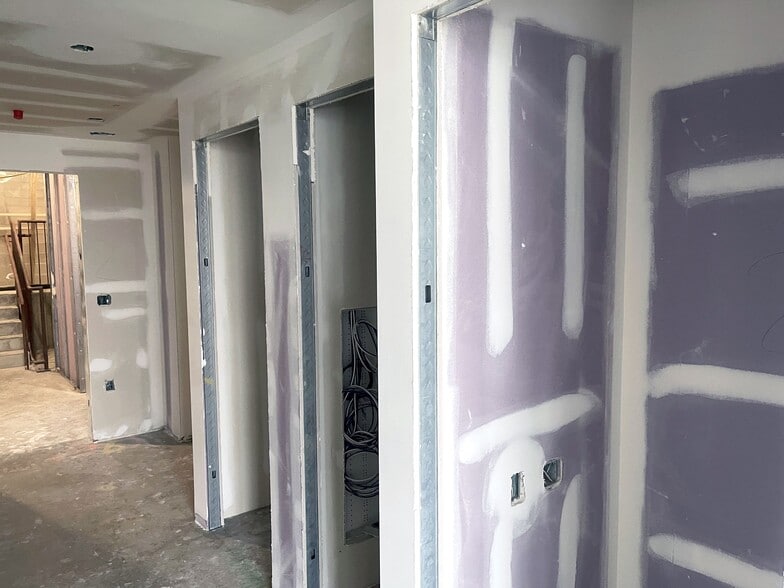 More Photos Of 4620 Wisconsin Ave NW, Washington Apartments For Sale