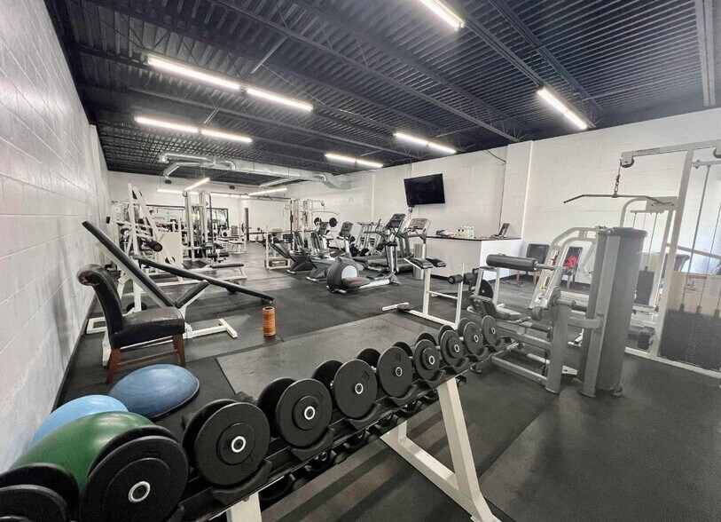More Photos Of 310 N Michigan Ave, Big Rapids Freestanding For Sale