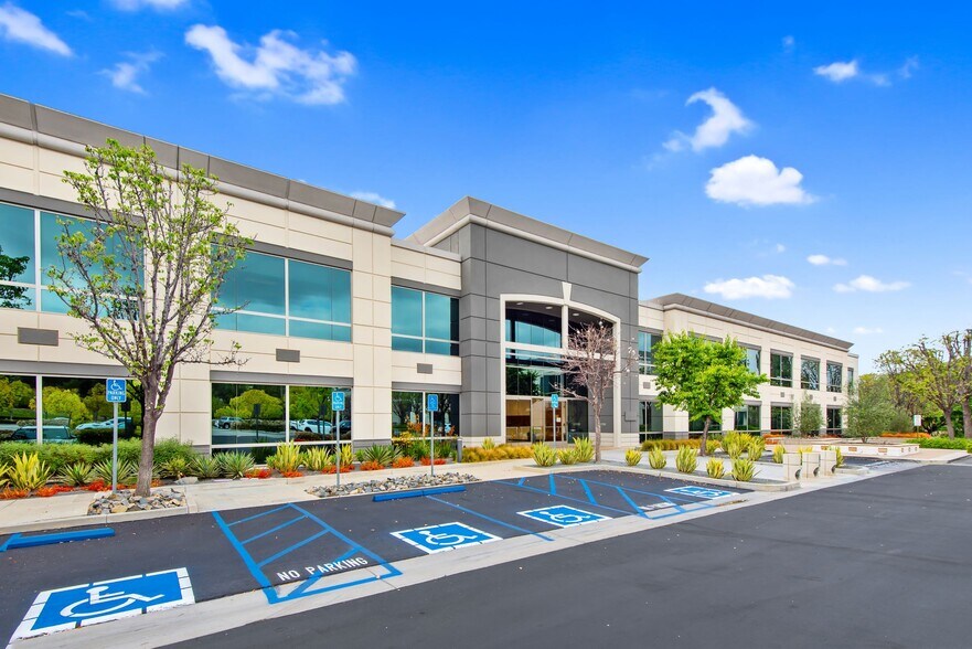 More Photos Of 31111 Agoura Rd, Westlake Village Medical For Lease