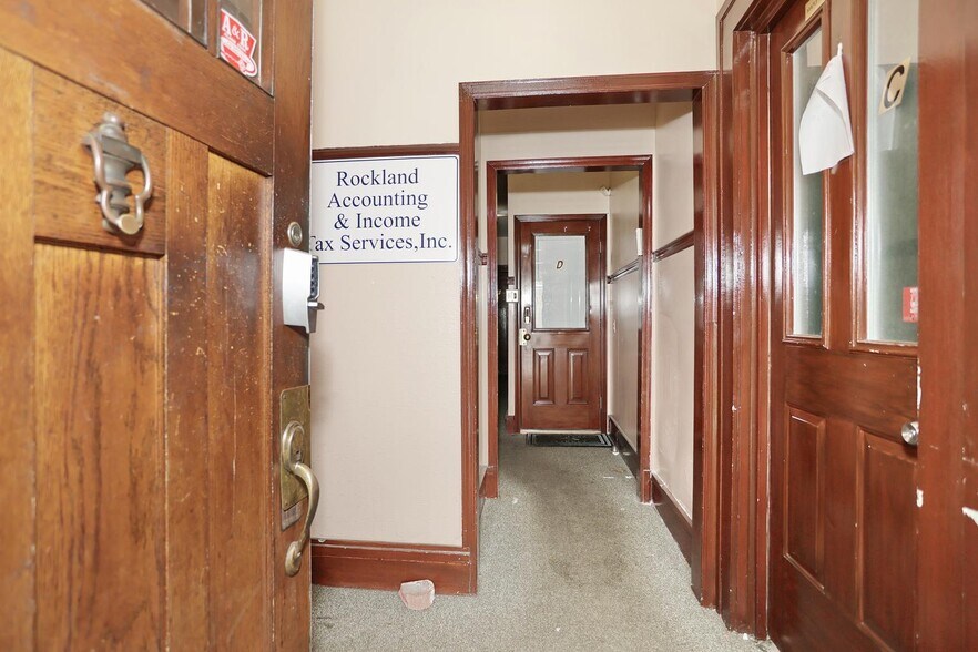 More Photos Of 22 S Madison Ave, Spring Valley Office For Sale