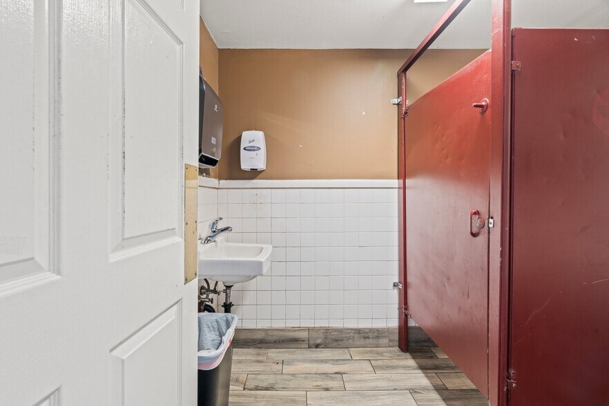 More Photos Of 814 S White Horse Pike, Somerdale Restaurant For Sale