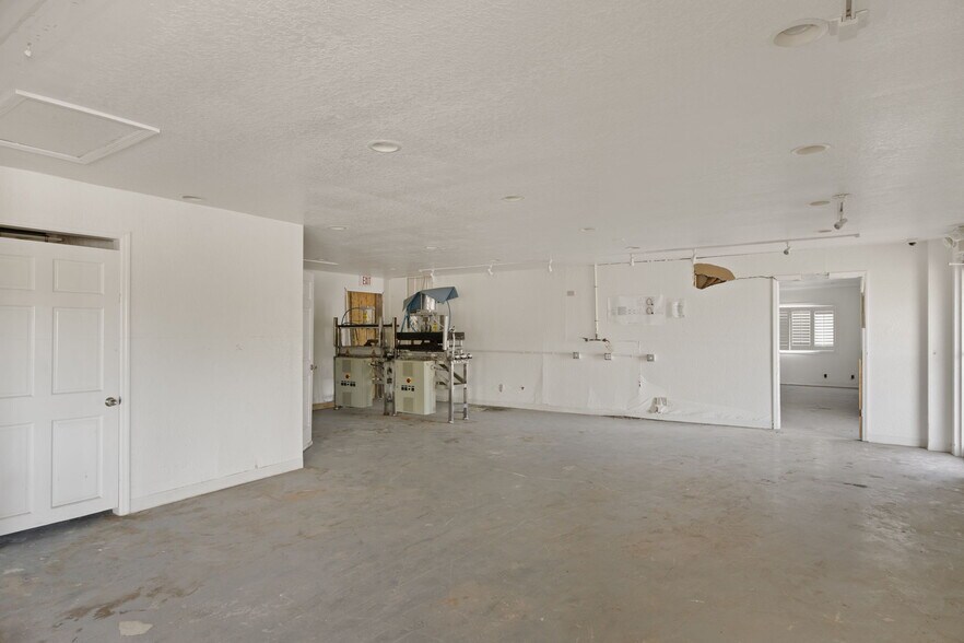 More Photos Of 5000 Calienta St, Hernando Beach Marina For Sale