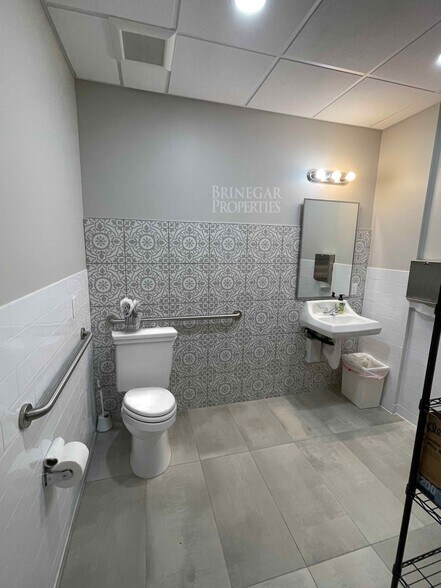 More Photos Of 9017 W State Highway 29, Liberty Hill Office For Sale